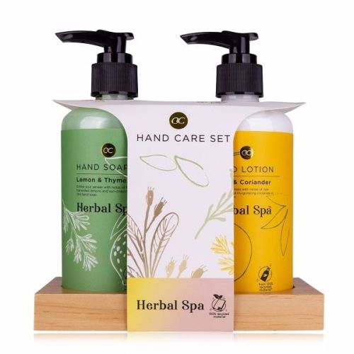 SET péče o ruce HERBAL SPA na  dřevěném  tácku ACCENTRA